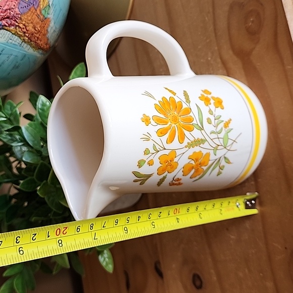 Vintage 1970s Geni Japan kitschy ceramic pitcher - Picture 6 of 16